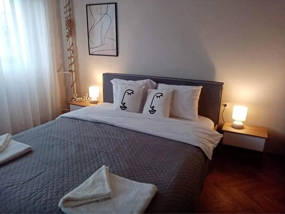 Specious Modern Apartment Sofía